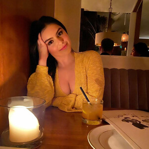 Famous Nude Ariel Winter 113 pic