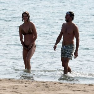 Arizona Muse Flaunts Her Sexy Slim Body in a Bikini on the Beach in Venice (27 Photos) - Leaked Nudes