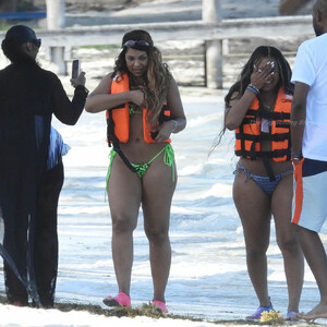 Famous Nude Ashanti 020 pic