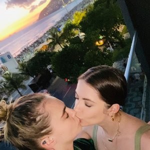 Ashley Benson & Cara Delevingne Lesbian Kiss (2 Photos) - Leaked Nudes