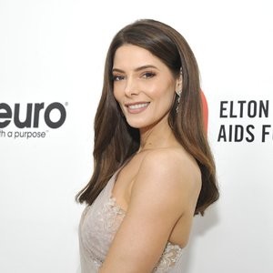 Ashley Greene Shows Her Tits At The Elton John AIDS Foundation Academy