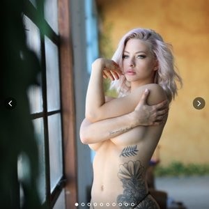 Hot Naked Celeb Ashley Resch 062 pic