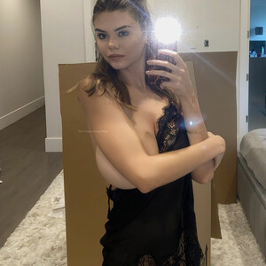 Celebrity Nude Pic Ashley Tervort 014 pic