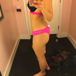 Famous Nude Aubrey Cleland 020 pic