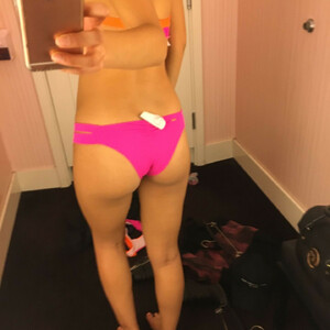 Nude Celeb Pic Aubrey Cleland 031 pic