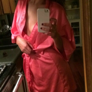 Free Nude Celeb Aubrey Cleland 065 pic