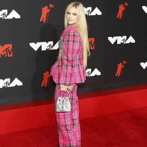 Celebrity Nude Pic Avril Lavigne 026 pic