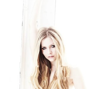Free Nude Celeb Avril Lavigne 003 pic