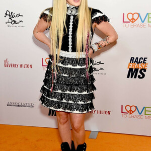 Celebrity Naked Avril Lavigne 037 pic