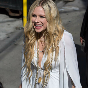 Nude Celebrity Picture Avril Lavigne 041 pic