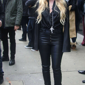 Best Celebrity Nude Avril Lavigne 061 pic