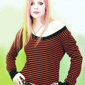 Naked Celebrity Avril Lavigne 111 pic