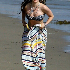 Naked Celebrity Pic Avril Lavigne 118 pic