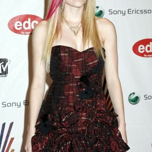 Free nude Celebrity Avril Lavigne 126 pic