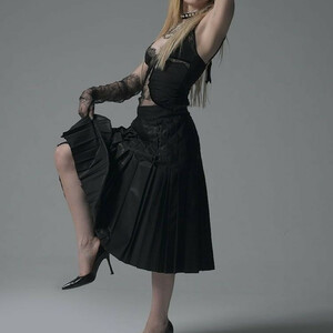 Naked celebrity picture Avril Lavigne 153 pic