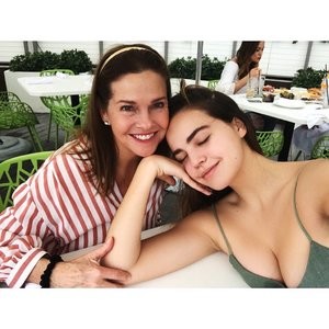 Bailee Madison Sexy (22 Photos) – Leaked Nudes
