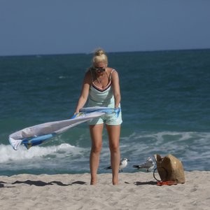 Beach Babe Josie Goldberg Has a Sexy Day in Miami (27 Photos) - Leaked Nudes