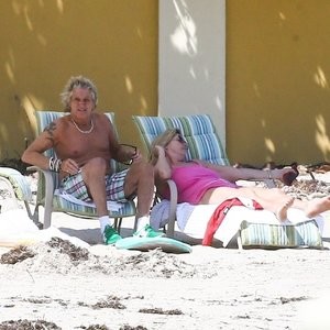 Naked Celebrity Pic Penny Lancaster 015 pic