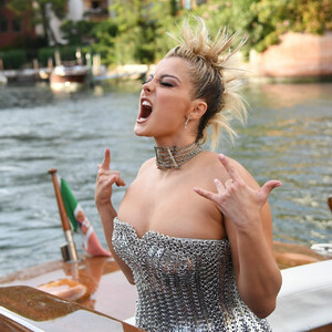 Free Nude Celeb Bebe Rexha 007 pic