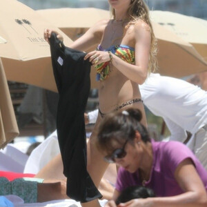 nude celebrities Behati Prinsloo 010 pic
