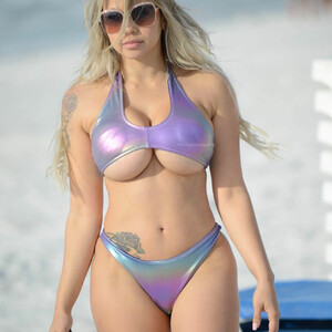 Bella Bunnie Amor is Seen at the Beach (19 Photos) – Leaked Nudes