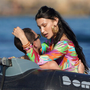 Nude Celeb Pic Bella Hadid 095 pic