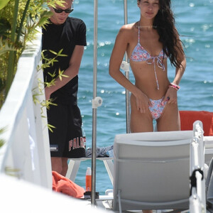 Naked Celebrity Pic Bella Hadid 011 pic