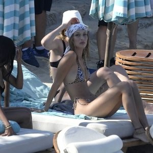 Free nude Celebrity Alana Hadid 123 pic