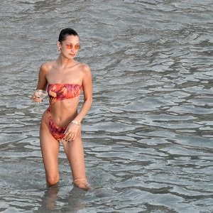 Naked celebrity picture Bella Hadid 031 pic