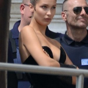 Nude Celebrity Picture Bella Hadid 010 pic