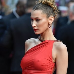 Naked Celebrity Pic Bella Hadid 031 pic