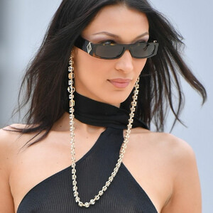 nude celebrities Bella Hadid 011 pic