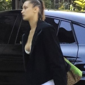 Bella Hadid Shows Some Skin on a Quick Target Run (14 Photos) - Leaked Nudes