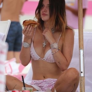 Celebrity Leaked Nude Photo Bella Thorne 055 pic