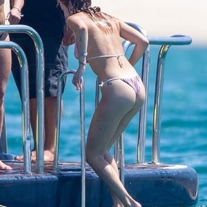 Celebrity Nude Pic Bella Thorne 037 pic