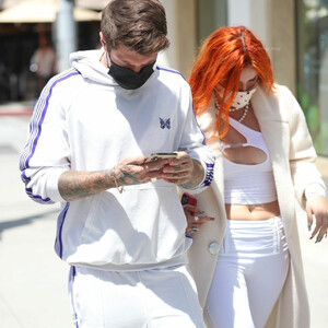 celeb nude Bella Thorne 015 pic