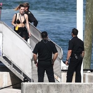 Naked Celebrity Pic Bella Thorne 002 pic