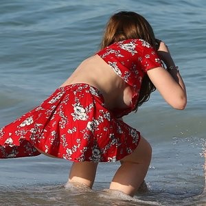 Free Nude Celeb Bella Thorne 105 pic