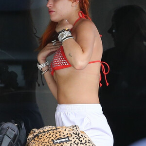 Real Celebrity Nude Bella Thorne 017 pic
