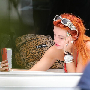 nude celebrities Bella Thorne 025 pic