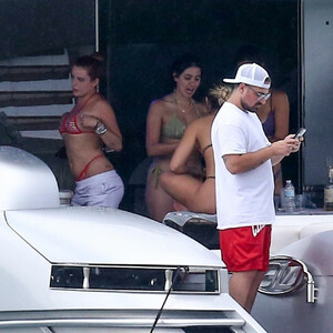 Nude Celebrity Picture Bella Thorne 047 pic