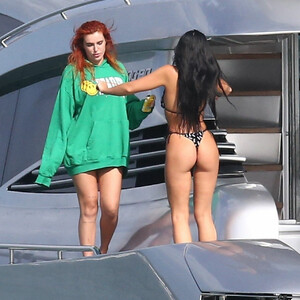 Free Nude Celeb Bella Thorne 048 pic