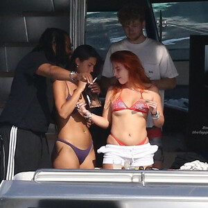 Naked Celebrity Bella Thorne 054 pic