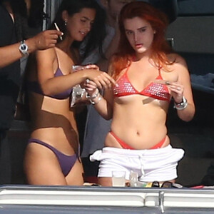 Celebrity Naked Bella Thorne 055 pic