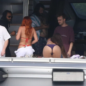 Nude Celeb Pic Bella Thorne 061 pic