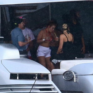 celeb nude Bella Thorne 064 pic