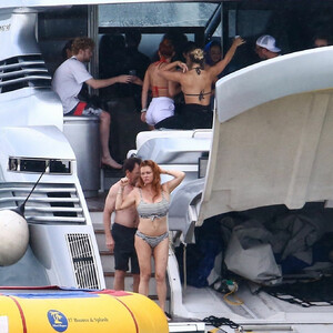 Real Celebrity Nude Bella Thorne 066 pic