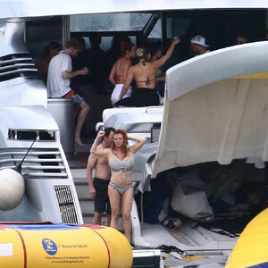 Celeb Nude Bella Thorne 067 pic