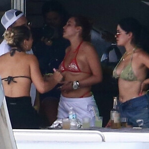 Celebrity Naked Bella Thorne 071 pic