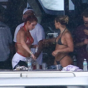 Nude Celeb Bella Thorne 076 pic
